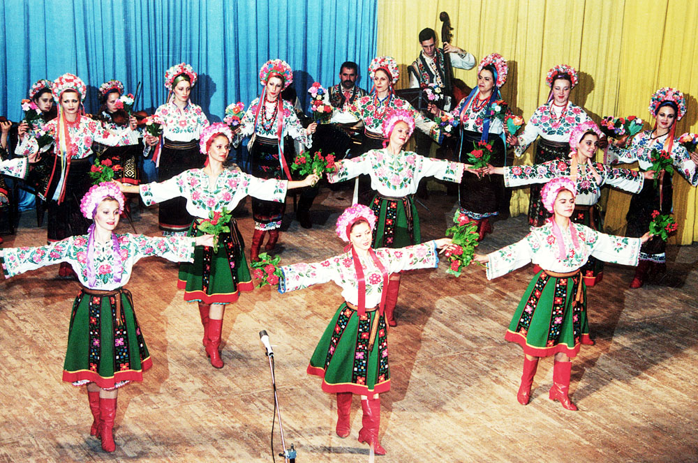 Буковинський ансамбль пісні і танцю України